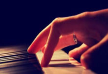 哪里可以杠杆炒股:想配资怎么找平台-突传重磅！人民币被多头盯上！离岸汇率是否会破7？